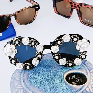 Captivate the Crowd: New White Camelia Faux Pearl Sunglasses - Retro Vibe